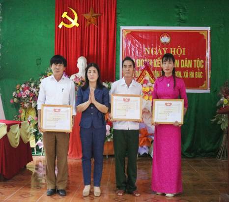 https://hatrung.thanhhoa.gov.vn/portal/Photos/2023-11/54ff001d5935b7ddIMG_8535.JPG