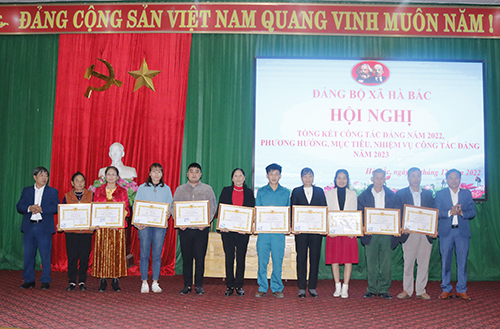 https://hatrung.thanhhoa.gov.vn/portal/Photos/2022-12/39ab5414d6d64fd_MG_1516.JPG