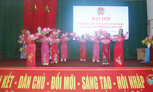 https://hatrung.thanhhoa.gov.vn/portal/Photos/2023-01/4d2369c2cc58cdfd_MG_2030.JPG